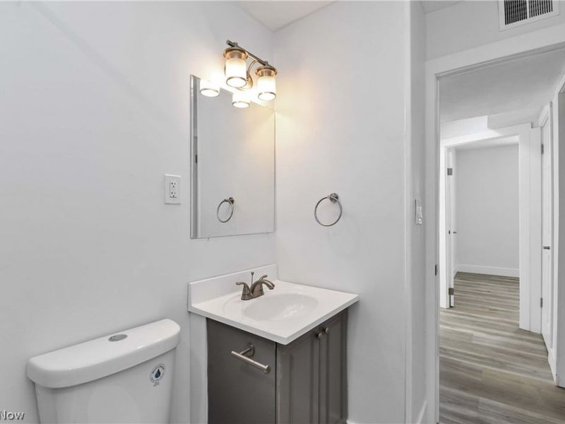 4384 E 144th Street, Cleveland, OH 44128 Photo 22