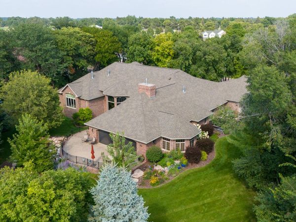  942 Kippes Cove, Mitchell, SD 57301