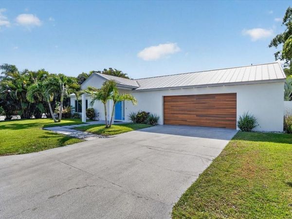 2201 WEBBER STREET, SARASOTA, FL 34239