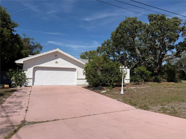 348 HAMPSHIRE AVENUE , SPRING HILL, FL 34606