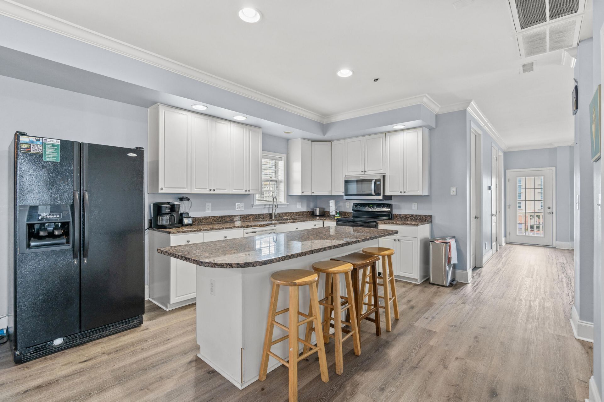 400 Hillside Drive Photo 10