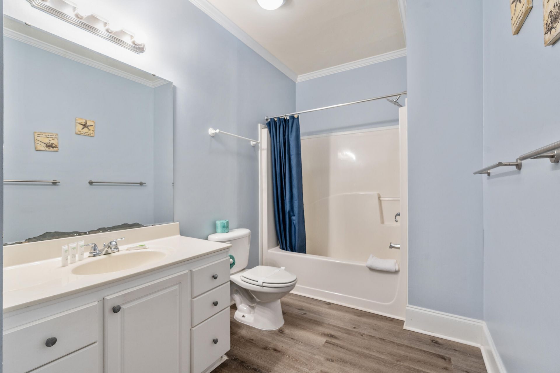 400 Hillside Drive Photo 19
