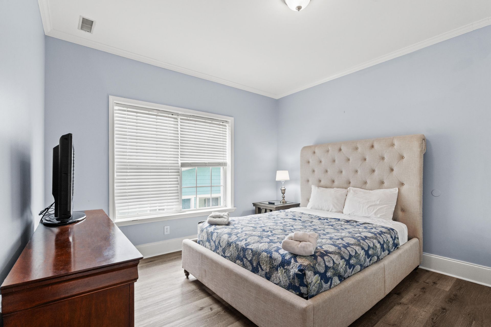 400 Hillside Drive Photo 28