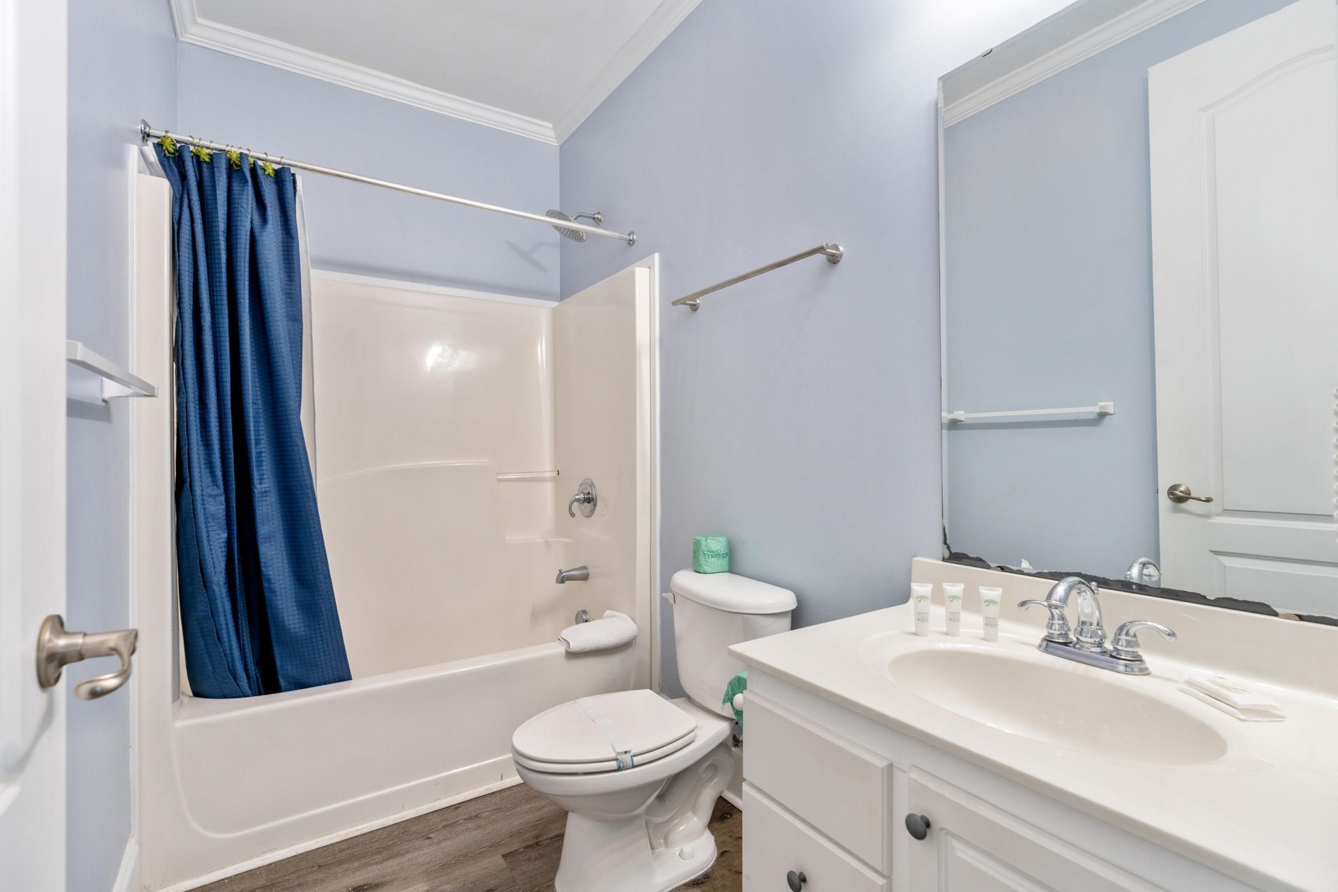 400 Hillside Drive Photo 29