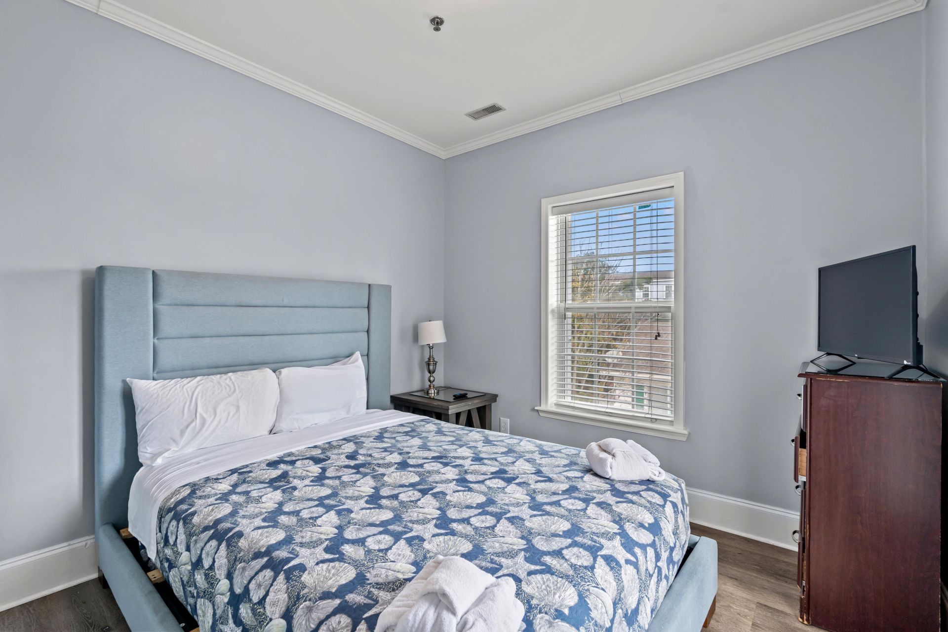 400 Hillside Drive Photo 31