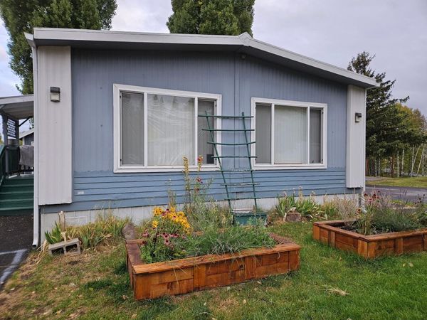 4000 Round Lake Road, Unit SPC 12, Klamath Falls, OR 97601
