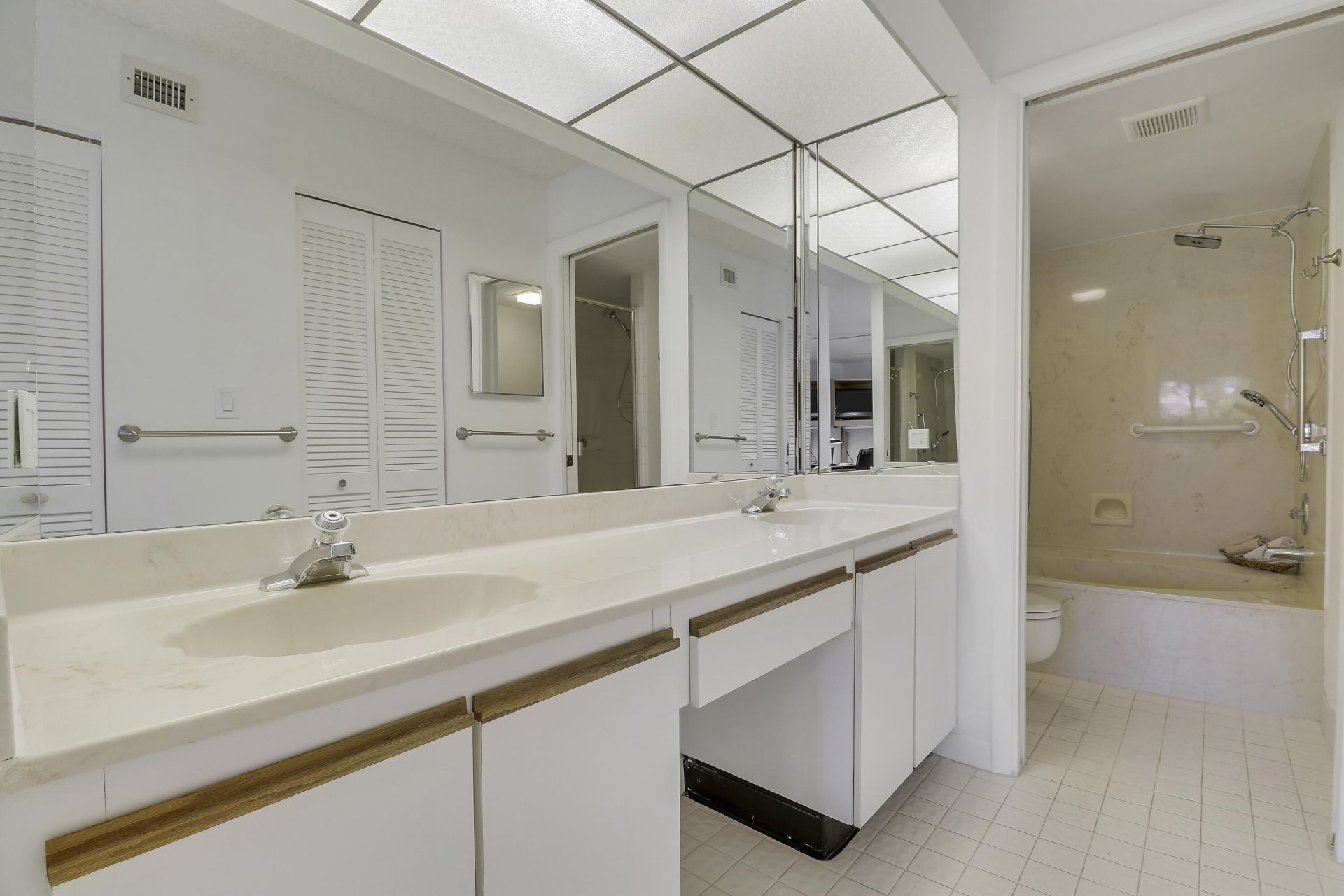 5121 Oak Hill Lane, Unit 412, Delray Beach, FL 33484 Photo