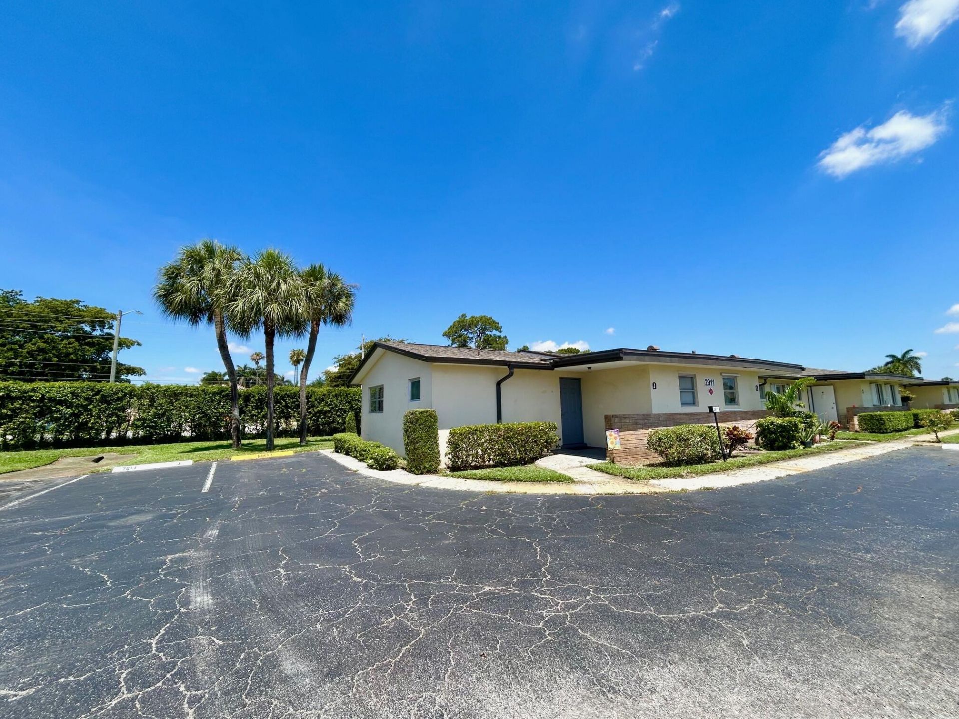 2911 Ashley Dr W, Unit J, West Palm Beach, FL 33415 Photo