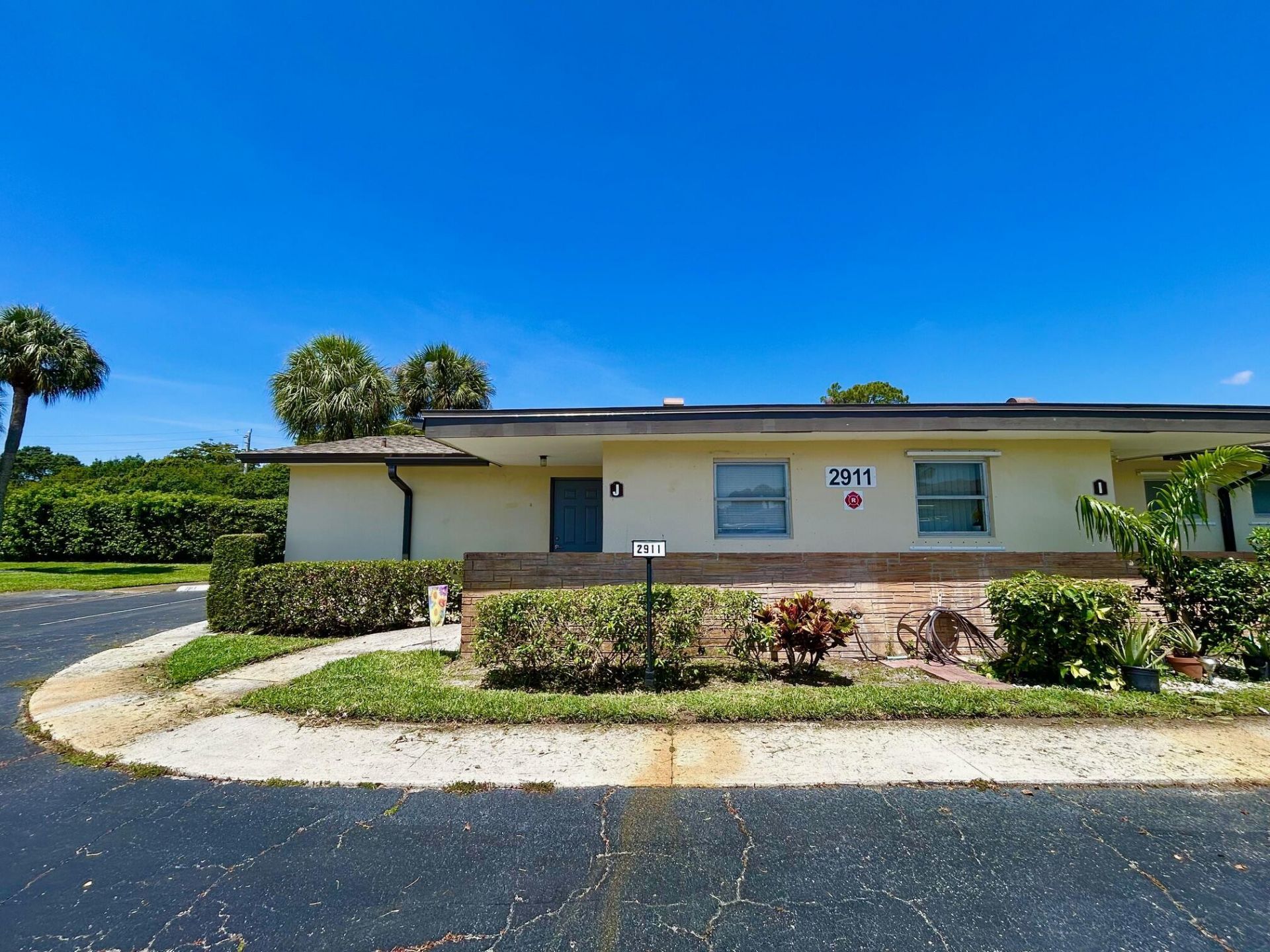 2911 Ashley Dr W, Unit J, West Palm Beach, FL 33415 Photo