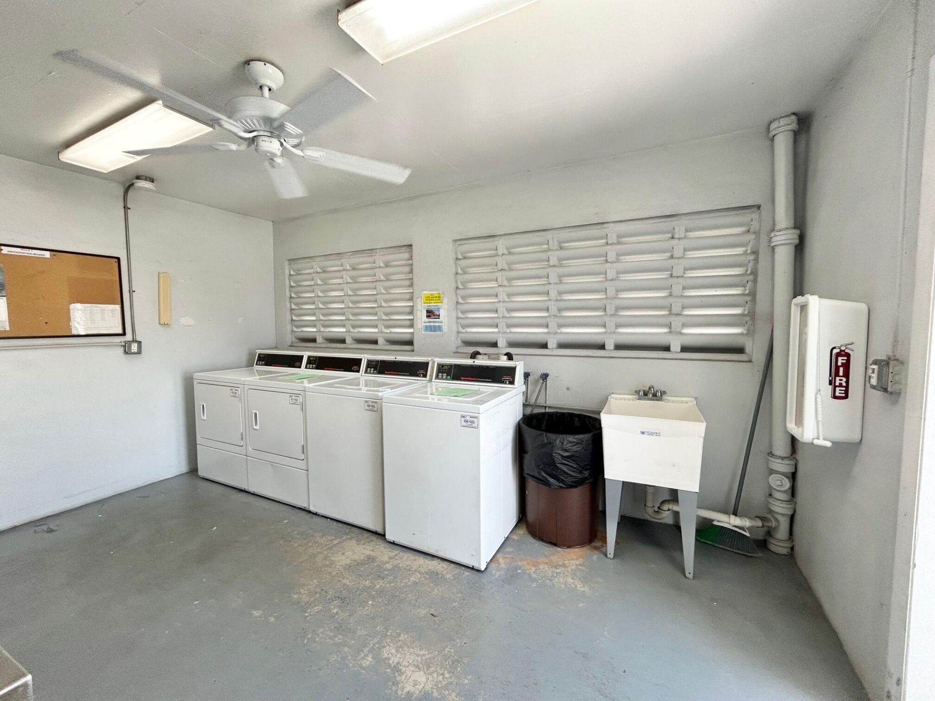 2911 Ashley Dr W, Unit J, West Palm Beach, FL 33415 Photo
