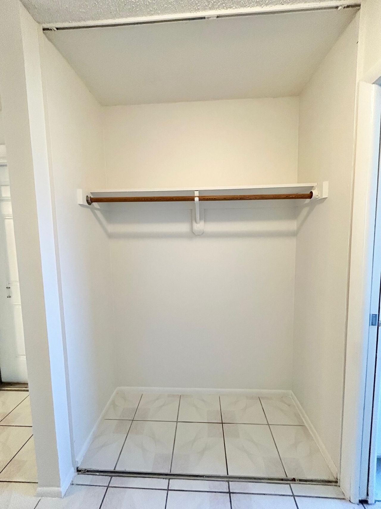 2911 Ashley Dr W, Unit J, West Palm Beach, FL 33415 Photo