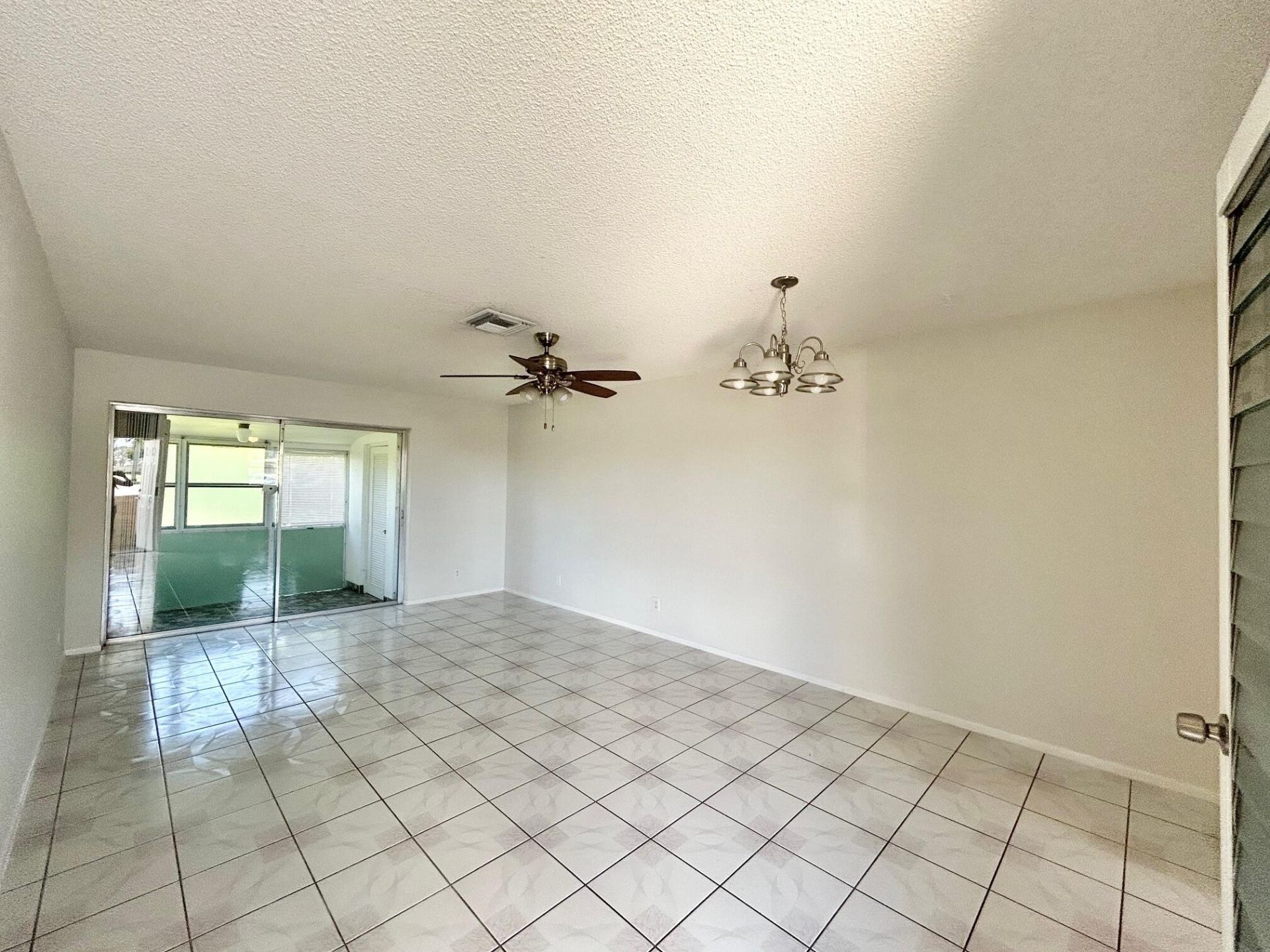 2911 Ashley Dr W, Unit J, West Palm Beach, FL 33415 Photo