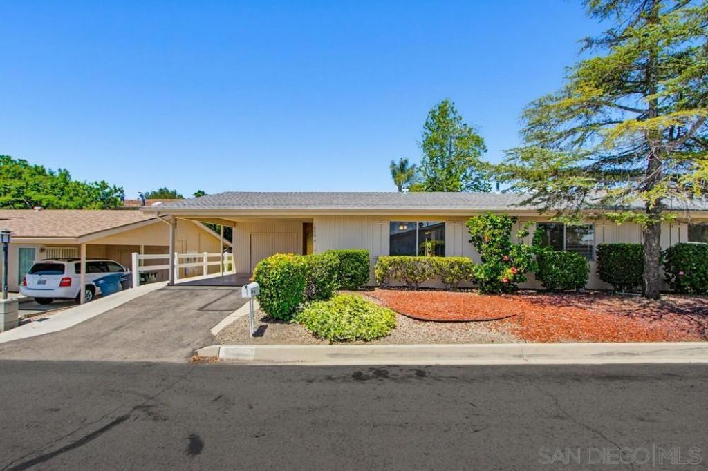 A Fairway Park, Unit A, Escondido, CA 92026 Main Photo