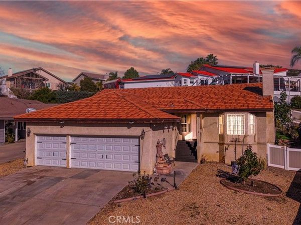 22196 Hoofbeat Way, Canyon Lake, CA 92587