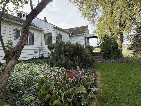 9152 SR 23, St. John, WA 99171