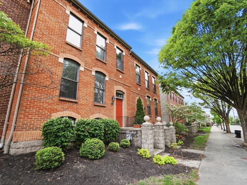 407 Elizabeth Street, Cincinnati, OH 45203 Photo 3