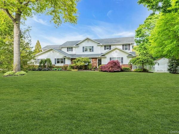 227 Gillette Avenue, Bayport, NY 11705