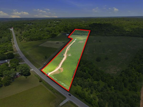2600 Williamsport Pike , Columbia, TN 38401