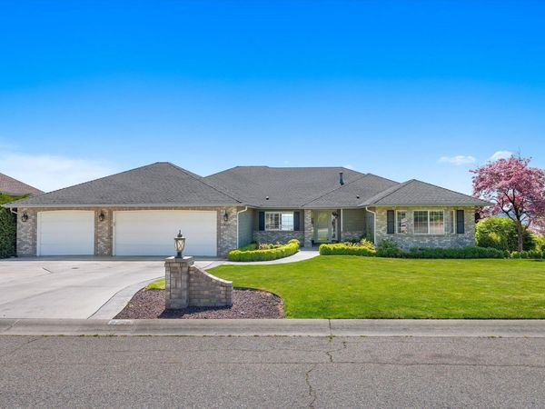 8720 E WOODLAND PARK Dr, Spokane, WA 99217