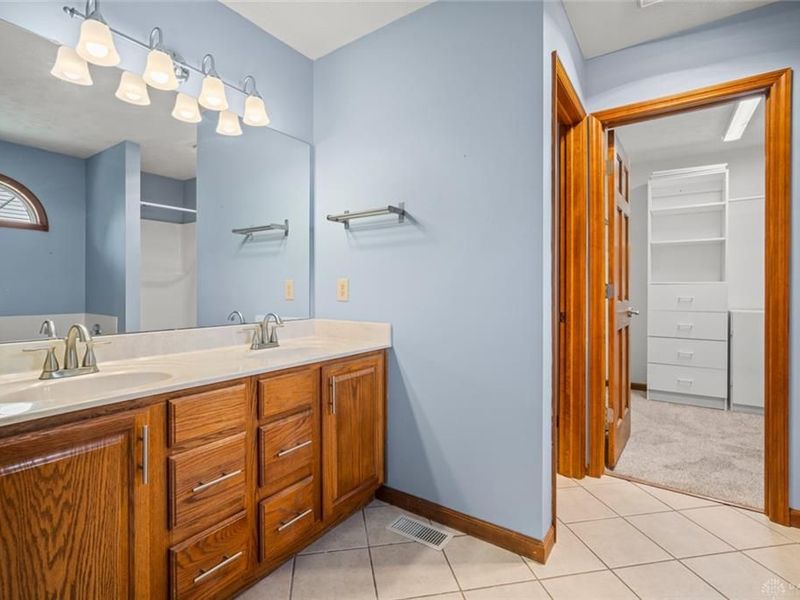 309 Sharon Court, Middletown, OH 45042 Photo 17