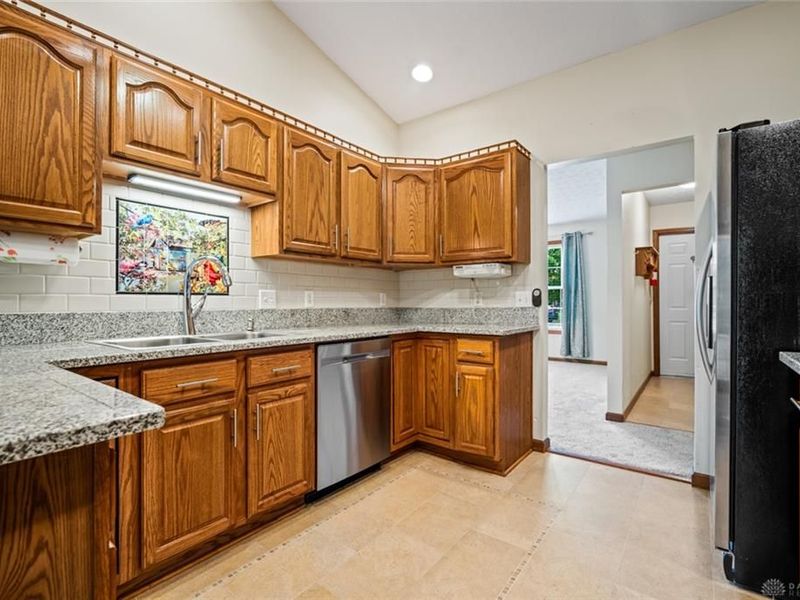 309 Sharon Court, Middletown, OH 45042 Photo 8