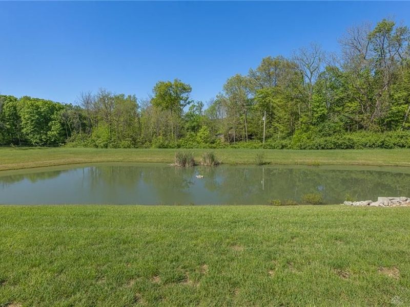 5039 Pepperwell Circle, Sugarcreek Township, OH 45440 Photo 4
