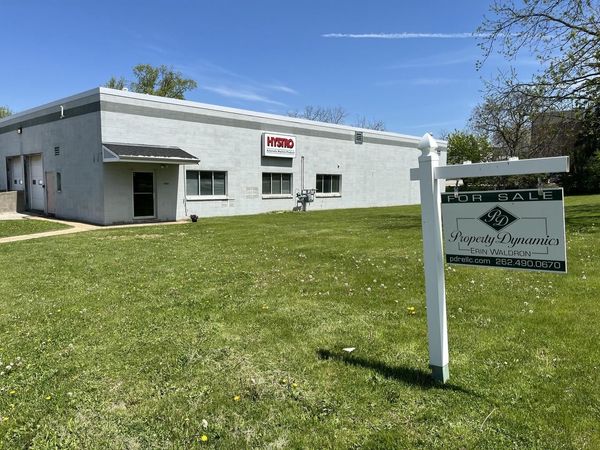 900 Armour ROAD, Oconomowoc, WI 53066