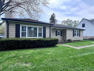 5505 Sunwood Drive, Waterford Twp, MI 48329