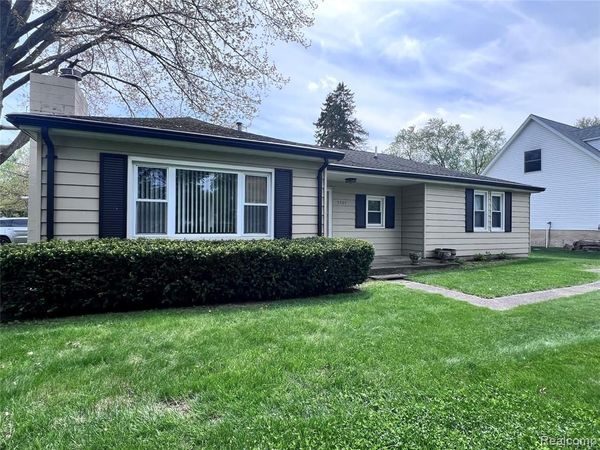 5505 Sunwood Drive, Waterford Twp, MI 48329