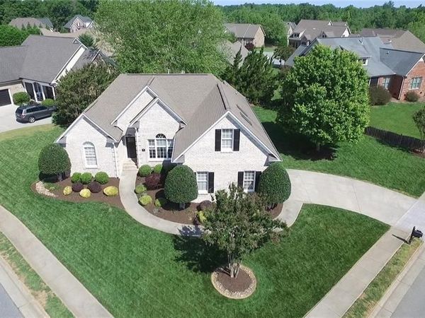 2 Wexford Circle, Thomasville, NC 27360