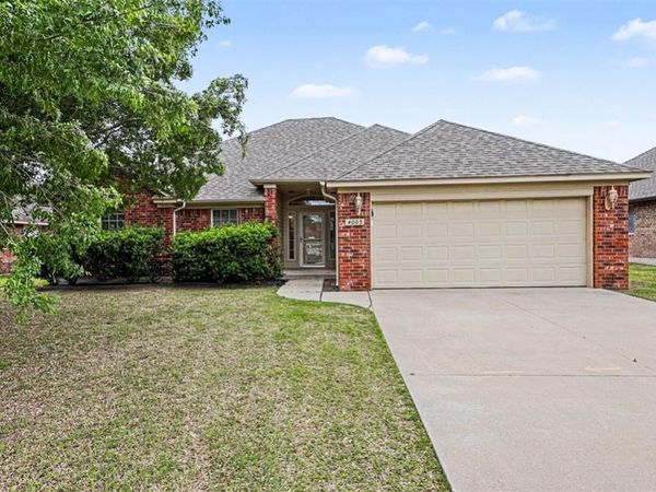 4005 Notting Hill Drive, Moore, OK 73160
