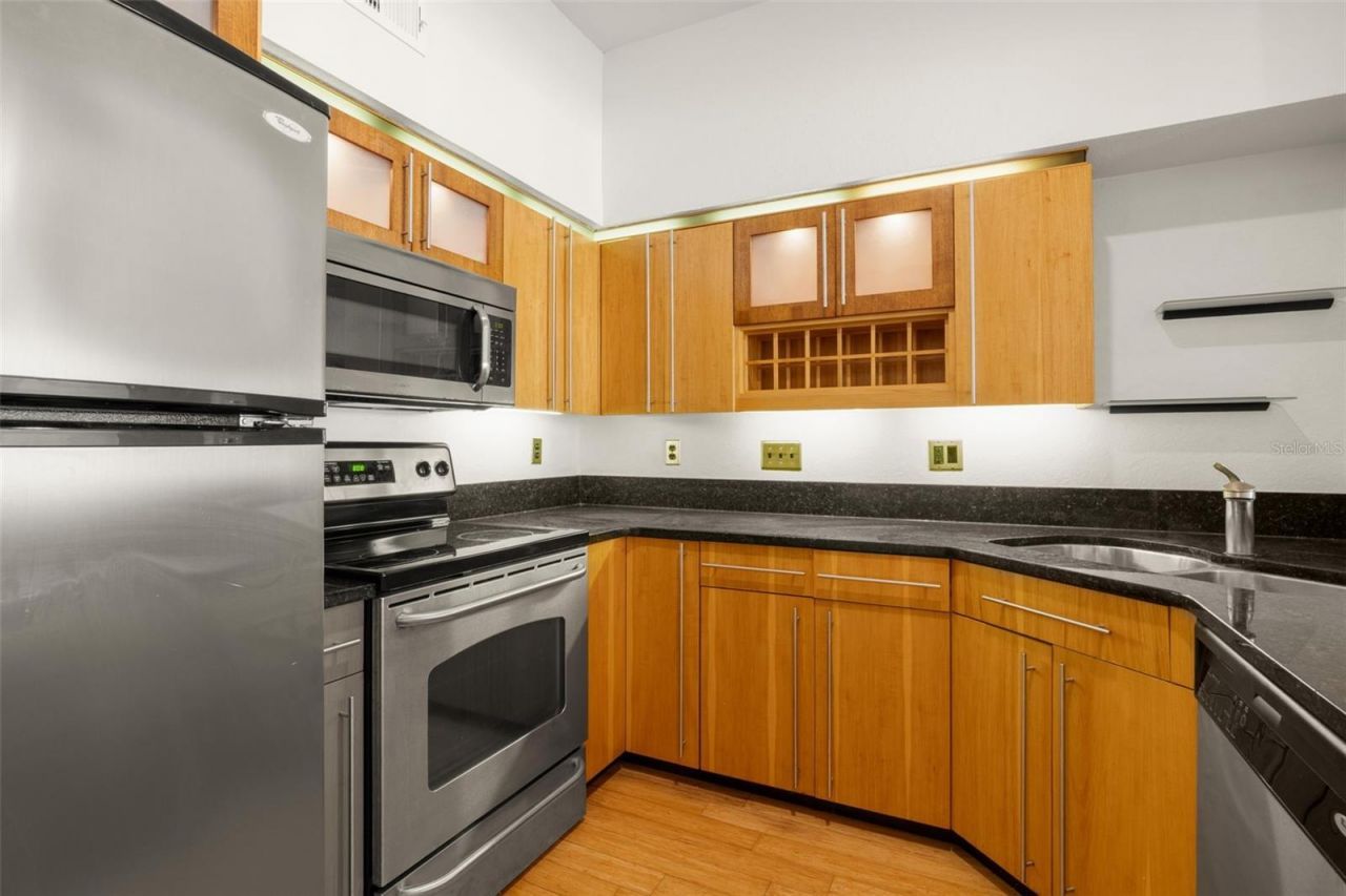 200 4th Avenue S, Unit 302, Saint Petersburg, FL 33701 Photo