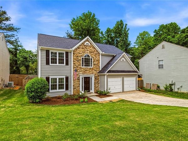 1015 Hidden Pond Lane, Roswell, GA 30075