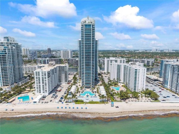 3101 S Ocean Dr , Unit 2705, Hollywood, FL 33019