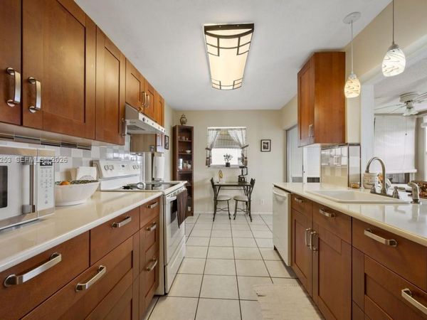 124 SW 10th St , Boynton Beach, FL 33426