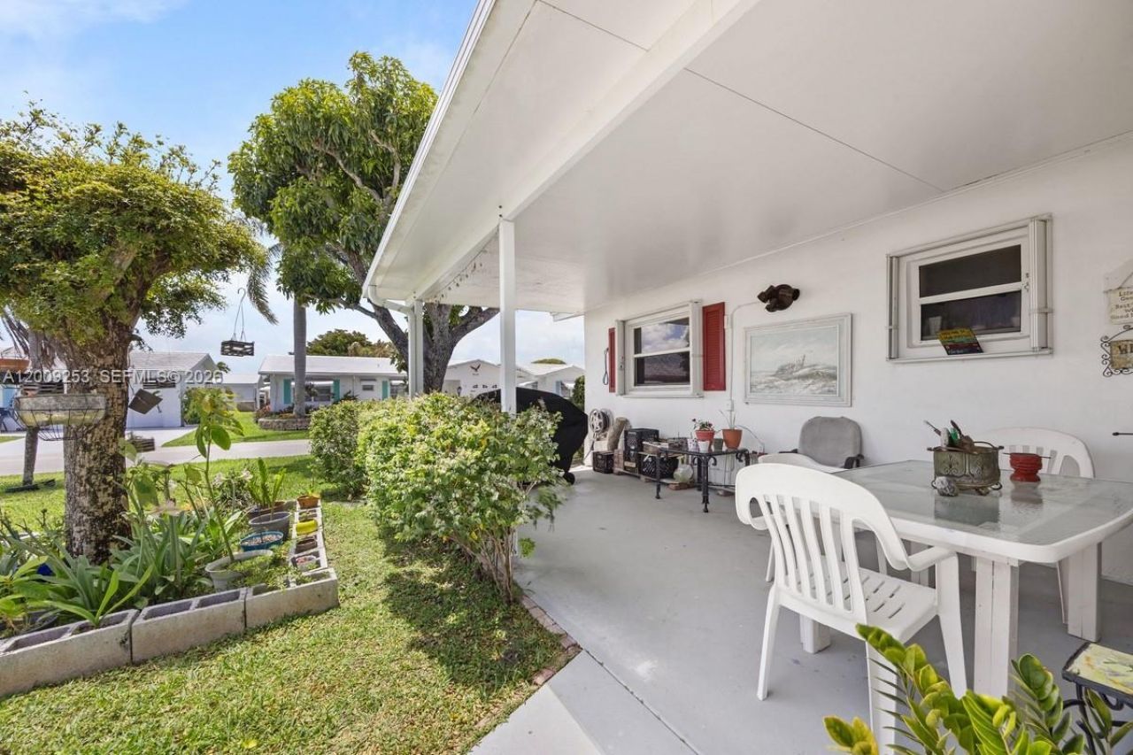 124 SW 10th St , Boynton Beach, FL 33426 Photo