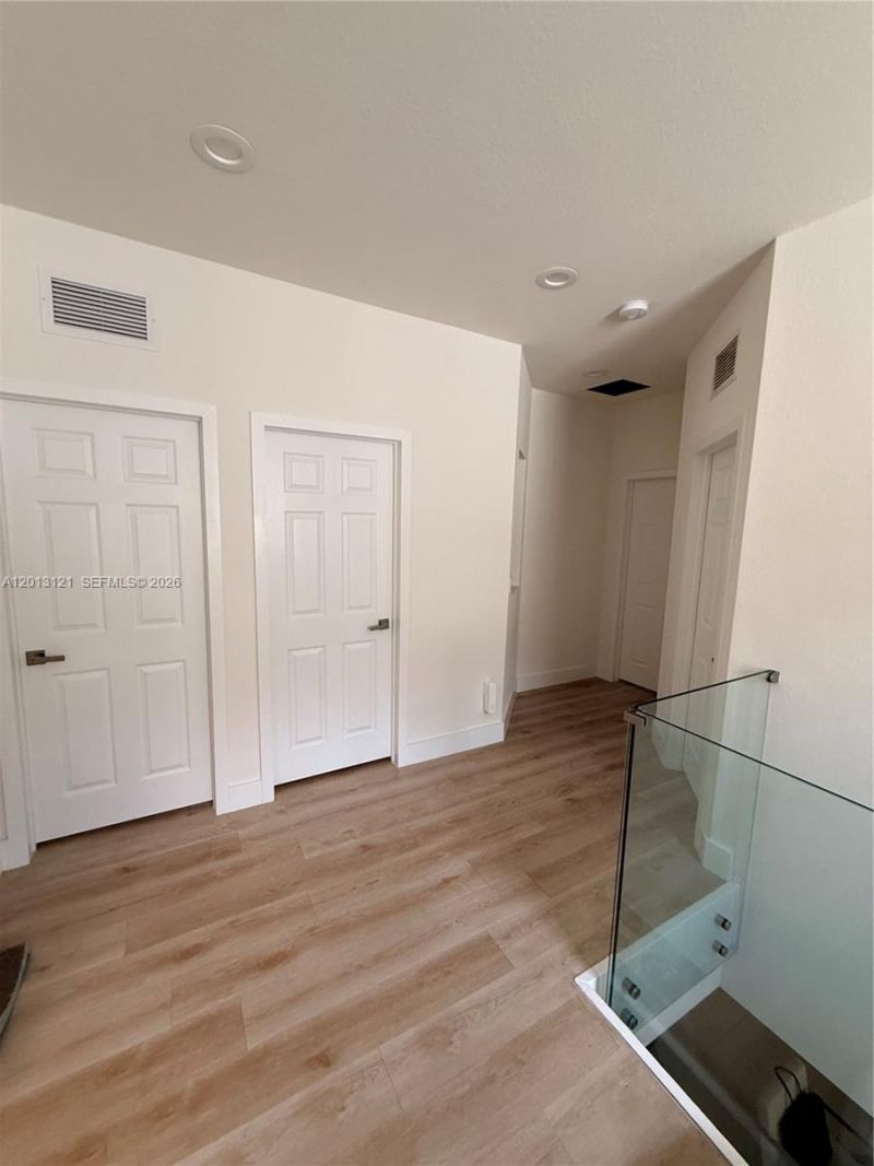 8640 NW 101st Pl , Doral, FL 33178 Photo