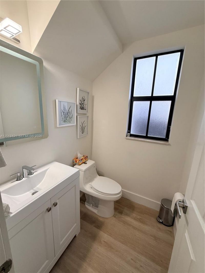 8640 NW 101st Pl , Doral, FL 33178 Photo