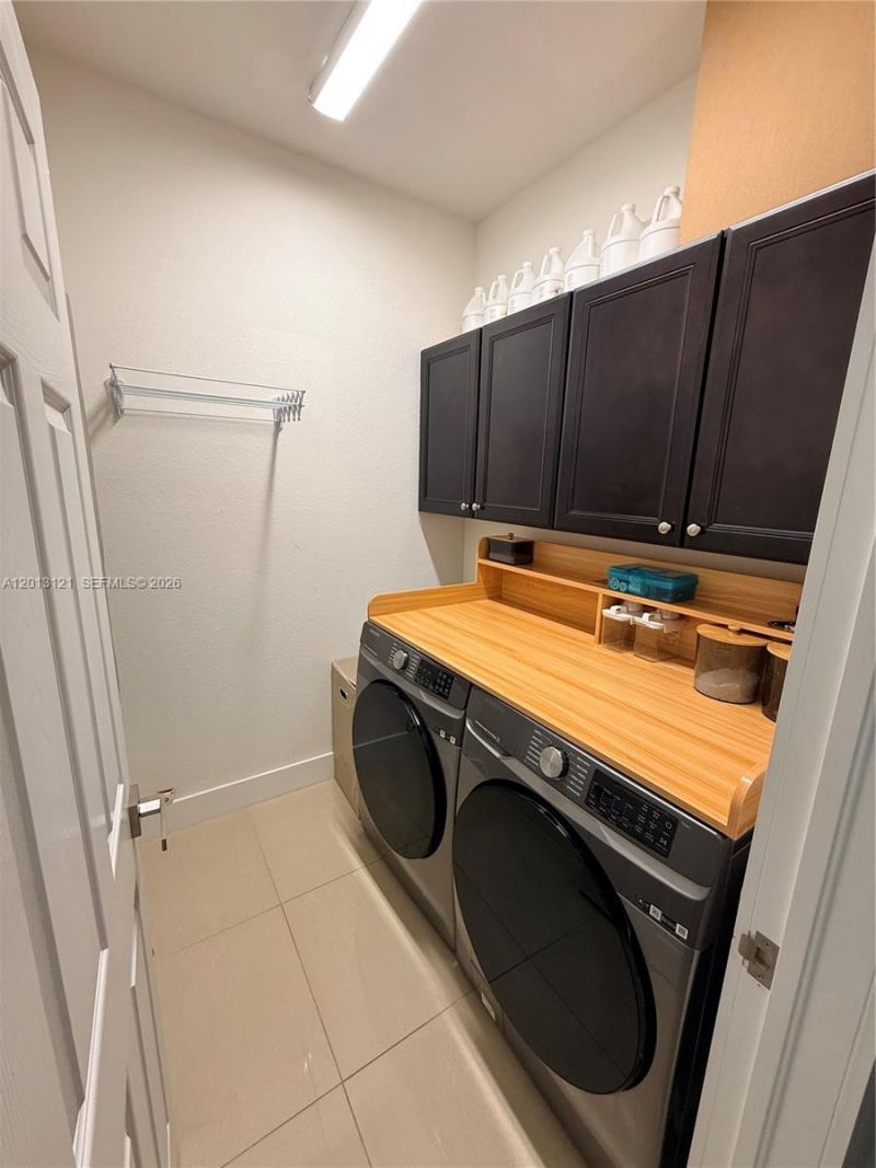 8640 NW 101st Pl , Doral, FL 33178 Photo
