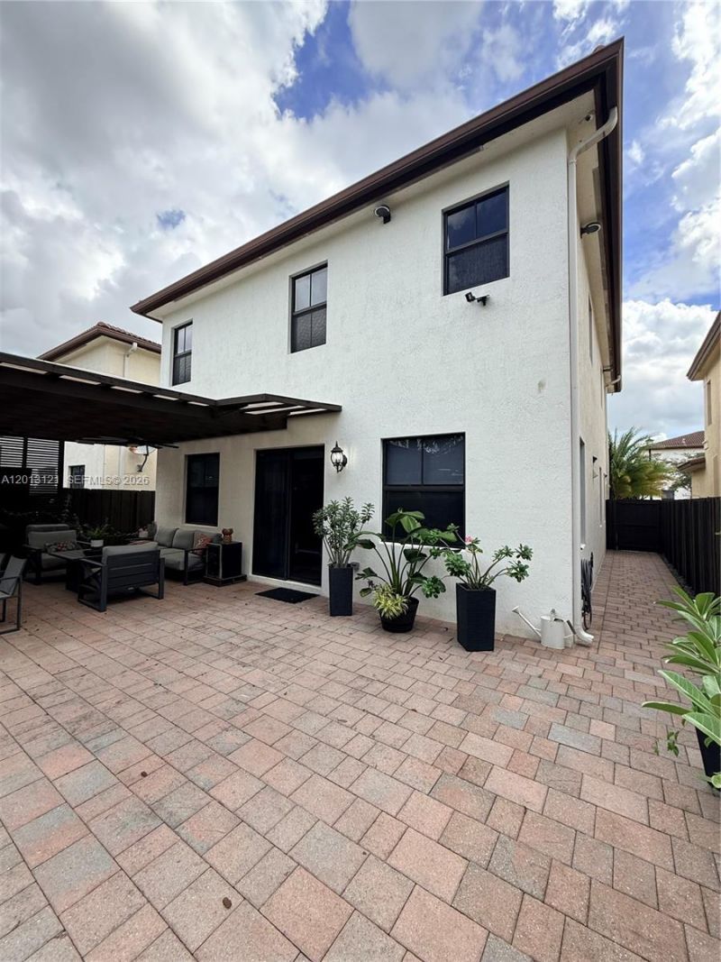 8640 NW 101st Pl , Doral, FL 33178 Photo