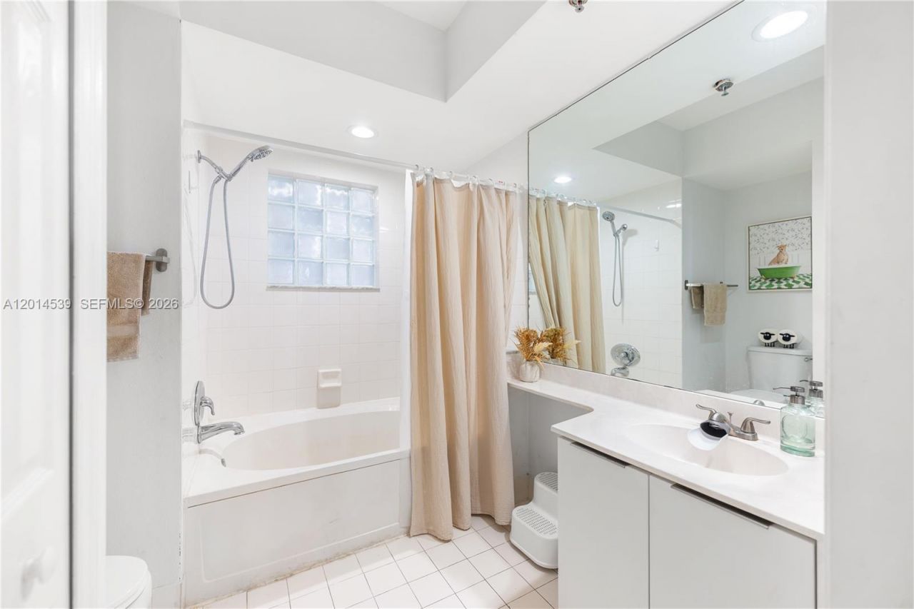 3165 NE 184th St , Unit 6304, Aventura, FL 33160 Photo