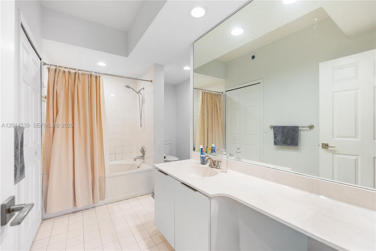 3165 NE 184th St , Unit 6304, Aventura, FL 33160 Photo