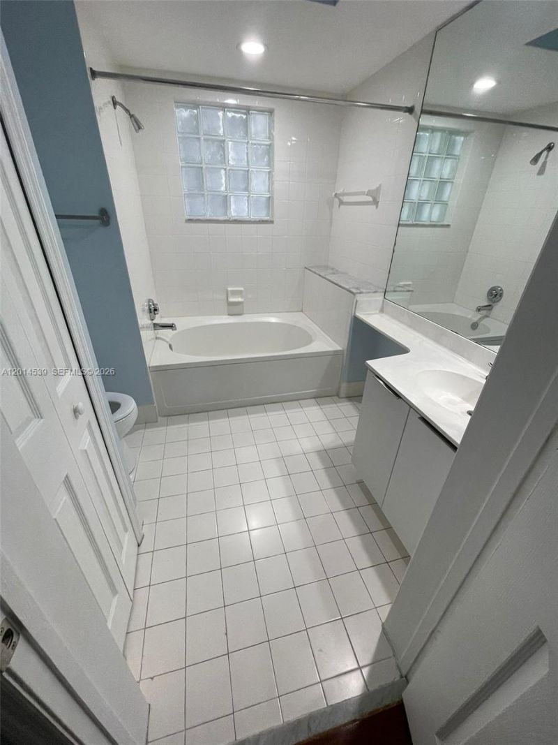3165 NE 184th St , Unit 6304, Aventura, FL 33160 Photo