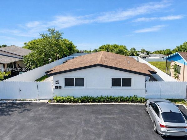 2480 NW 139th St , Opa-Locka, FL 33054