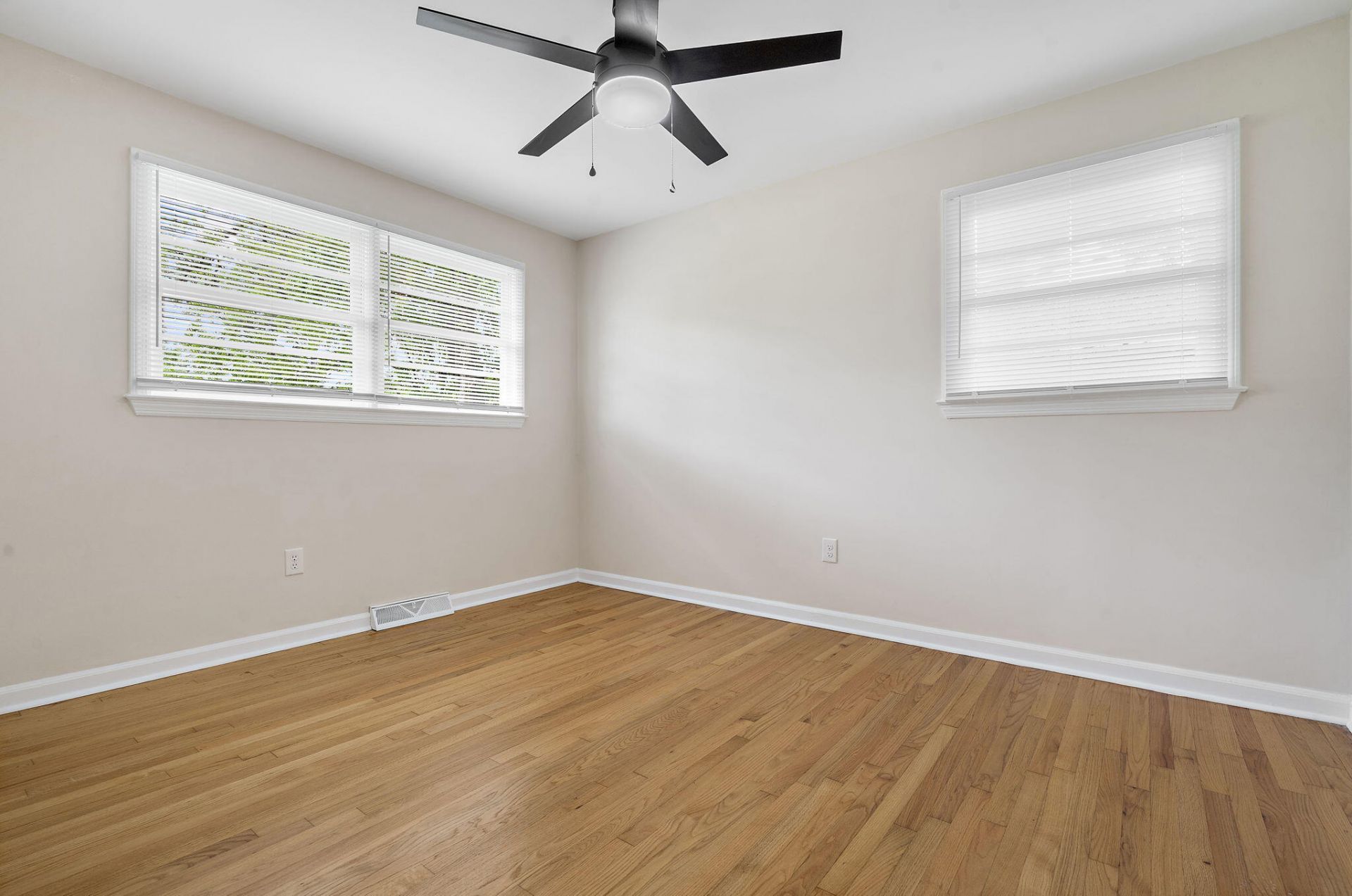 5304 Eileen Street Photo 23