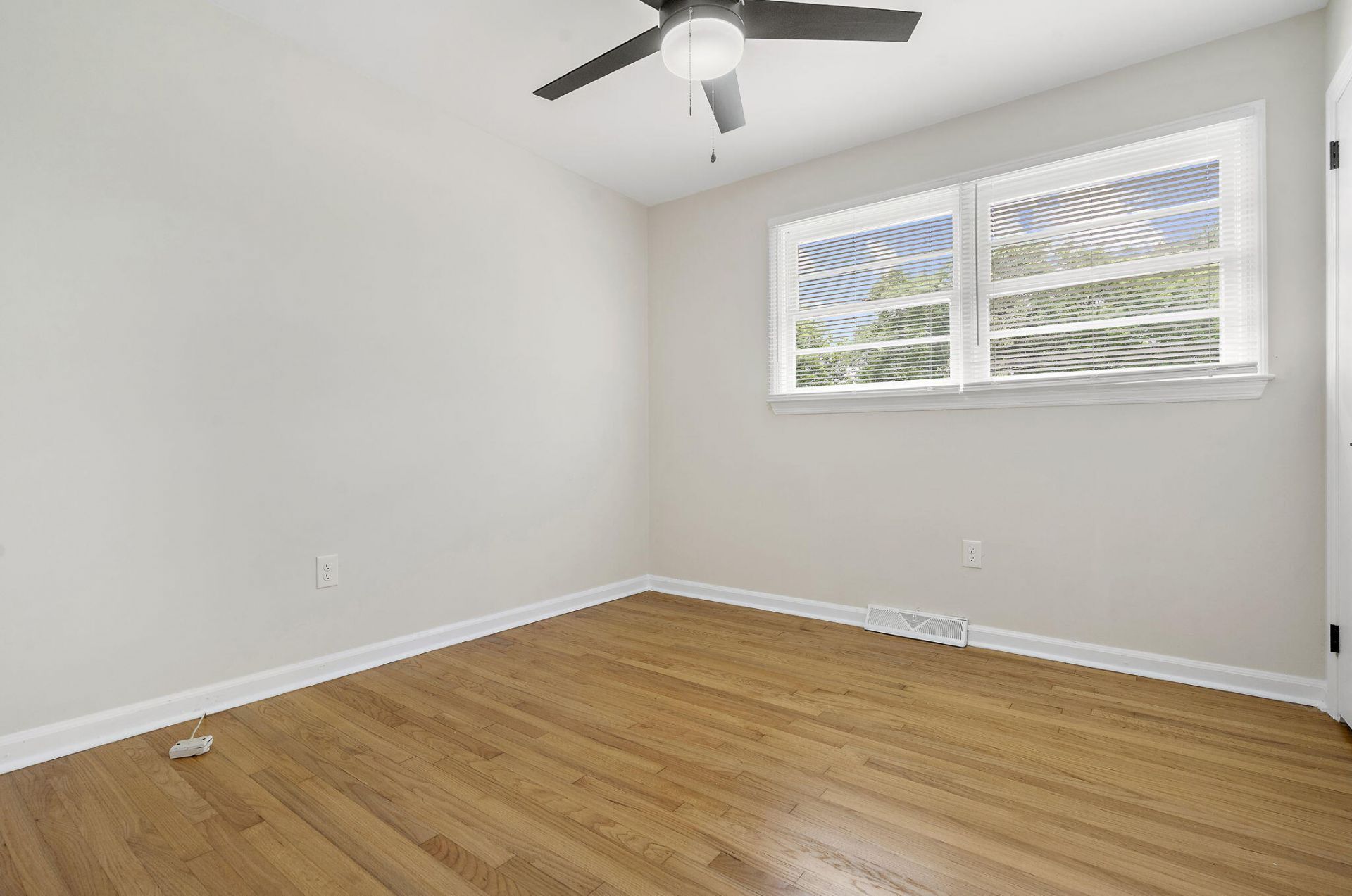 5304 Eileen Street Photo 27