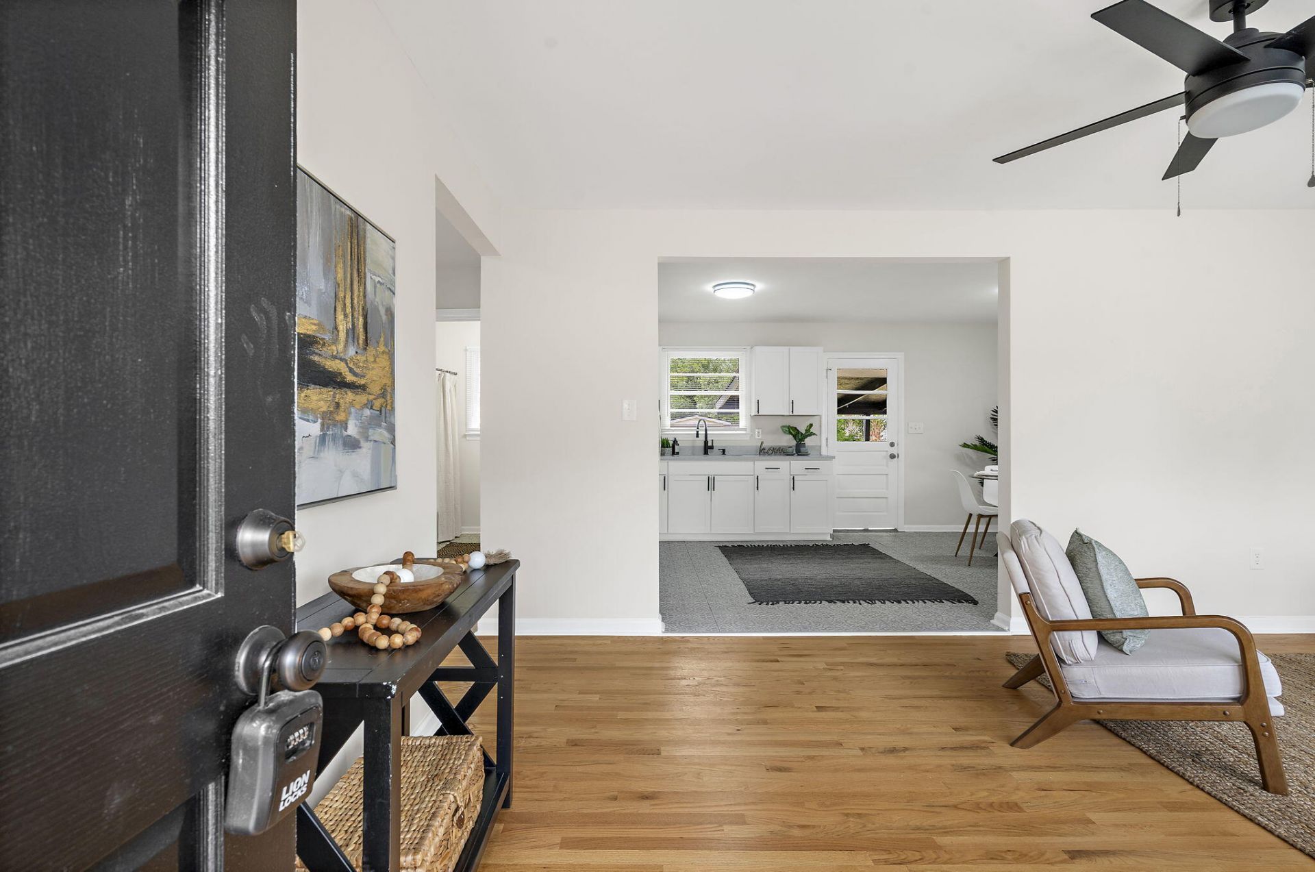 5304 Eileen Street Photo 6