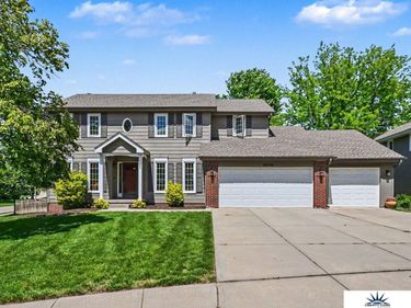16928 Karen Street , Omaha, NE 68135