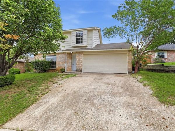 809 Panay Way Drive, Fort Worth, TX 76108