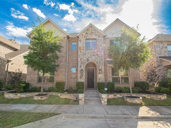 12709 Royal Oaks Lane, Farmers Branch, TX 75234